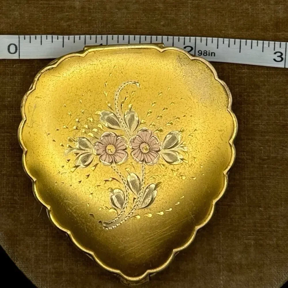 Vintage La Mode Compact Mirror Gold Tone Floral Heart Scalloped Vanity